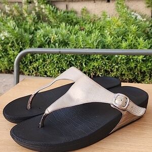 Fitflop Lulu metallic silver sandals Size 9
